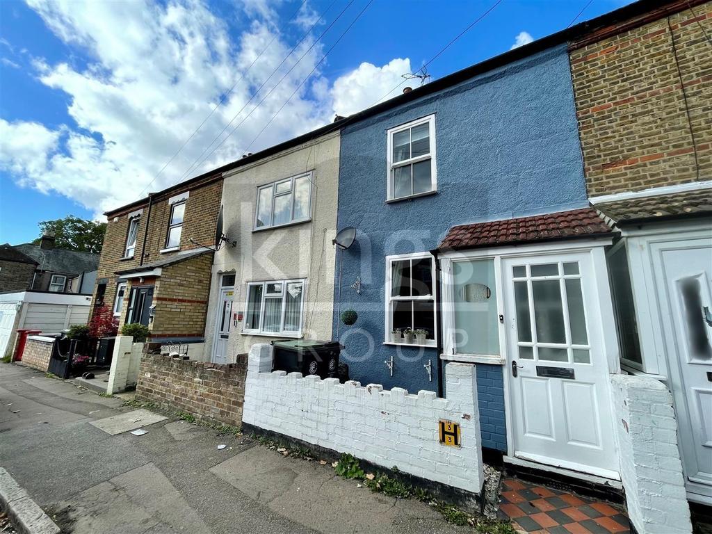 Rounton Road, Waltham Abbey 2 bed house £365,000