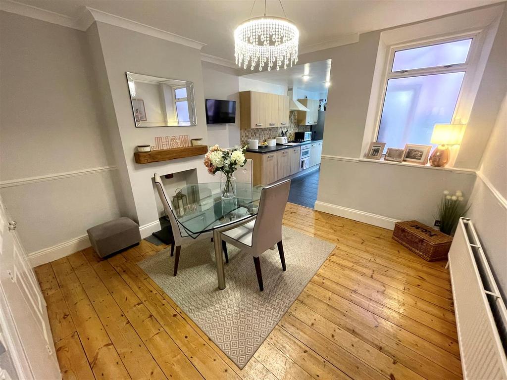 Rounton Road, Waltham Abbey 2 bed house £365,000