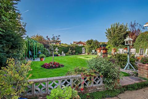 4 bedroom detached house for sale - Birling Avenue, Bearsted, Maidstone