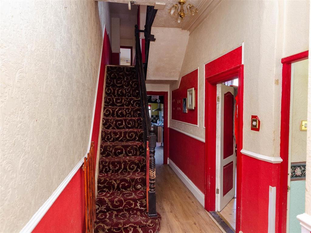 Hull Road, Withernsea 3 bed terraced house for sale £120,000