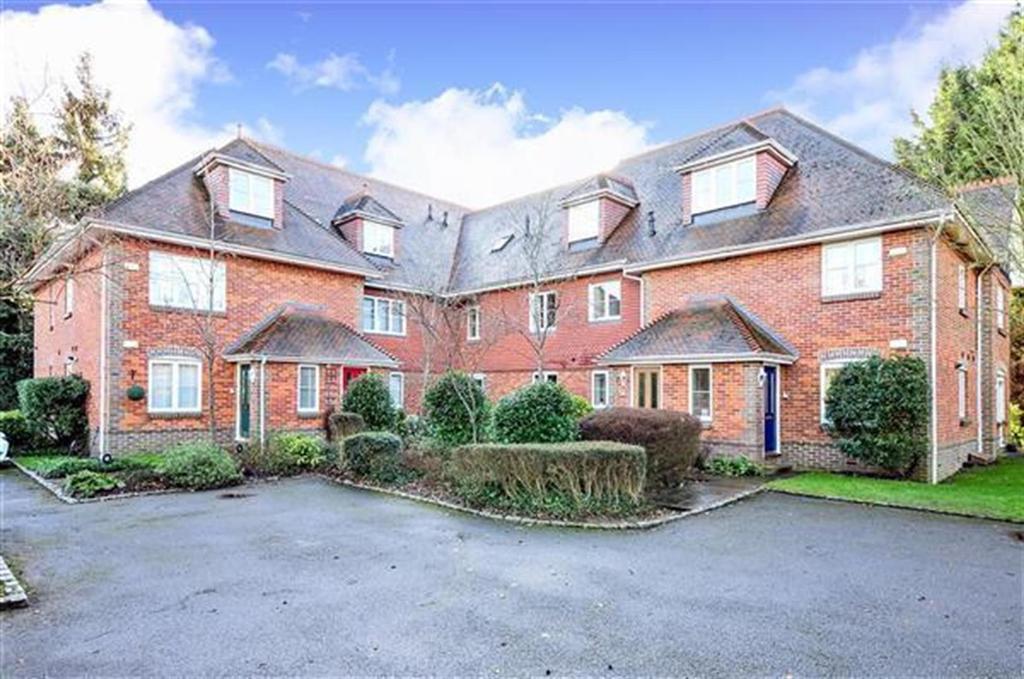 Old Forest Road, Winnersh, Wokingham... 2 bed flat £1,400 pcm (£323 pw)