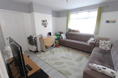 1 bedroom ground floor flat for sale - Otterbourne Road, Chingford