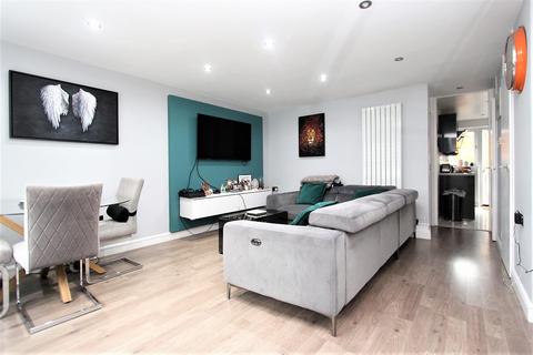 1 bedroom flat for sale - Stapleford Close, Chingford