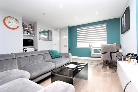 1 bedroom flat for sale - Stapleford Close, Chingford