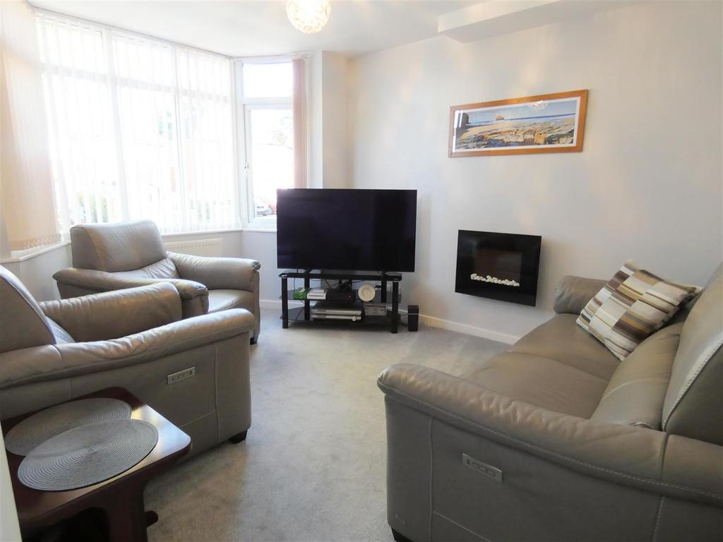 Perry Wood Road, Great Barr, Birmingham 3 bed semidetached house £