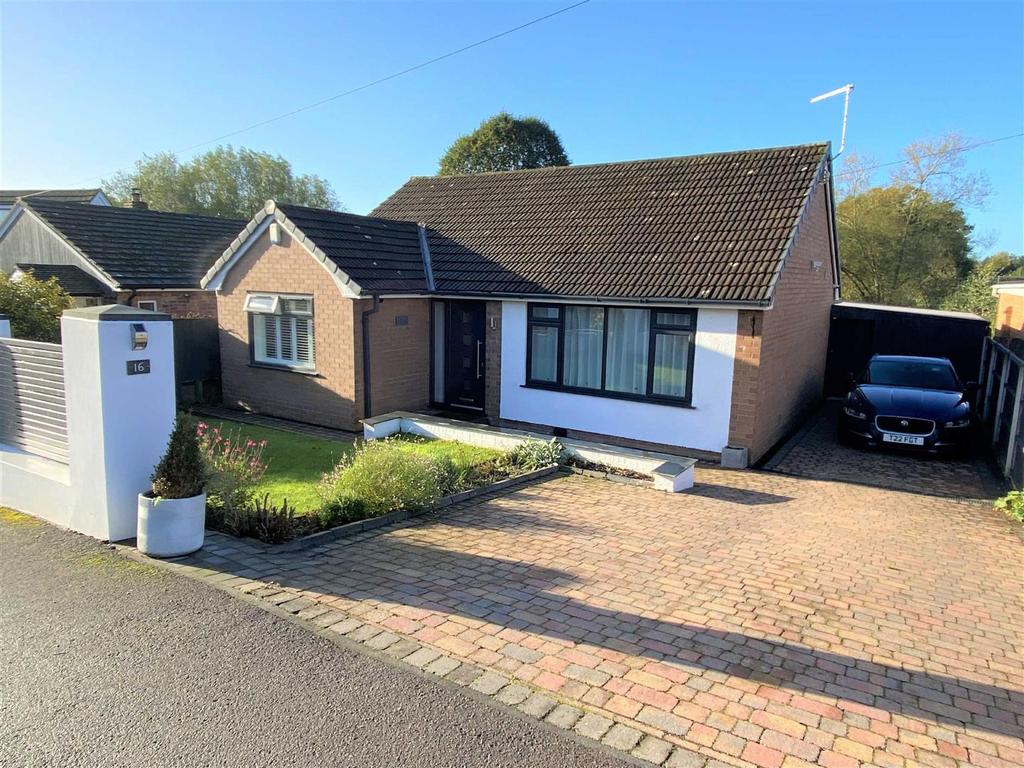 Highfields Avenue, SY13 1TB 3 bed bungalow £375,000
