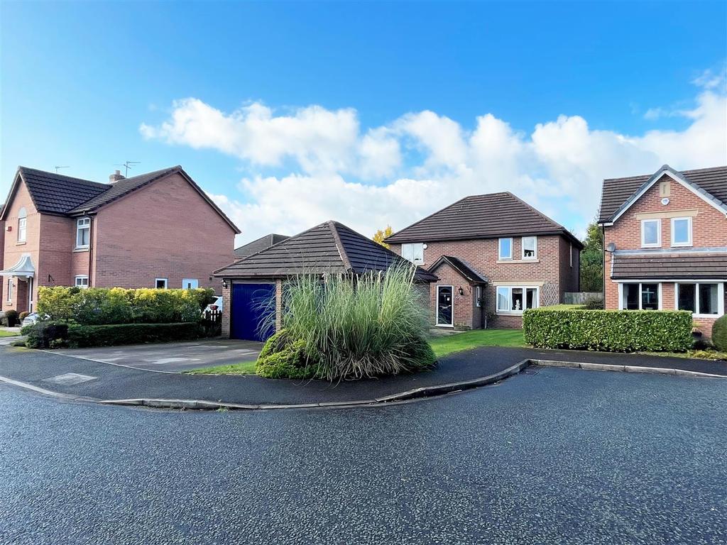 Glenside Drive, Wilmslow 4 bed detached house for sale £625,000