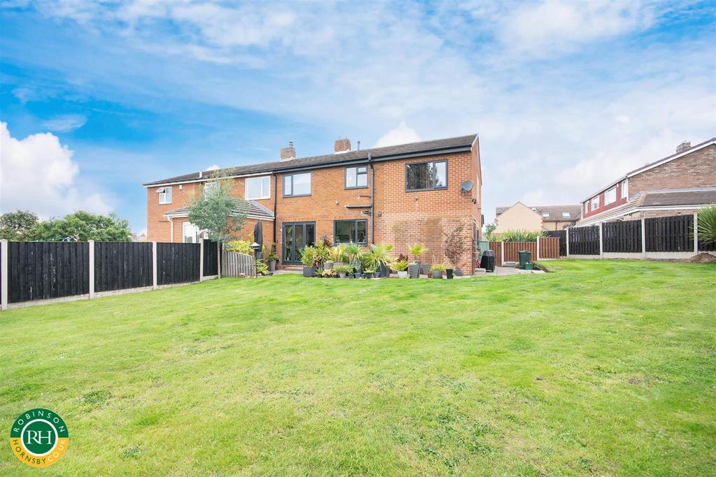 Sayers Close, Harlington, Doncaster 4 bed semidetached house £335,000