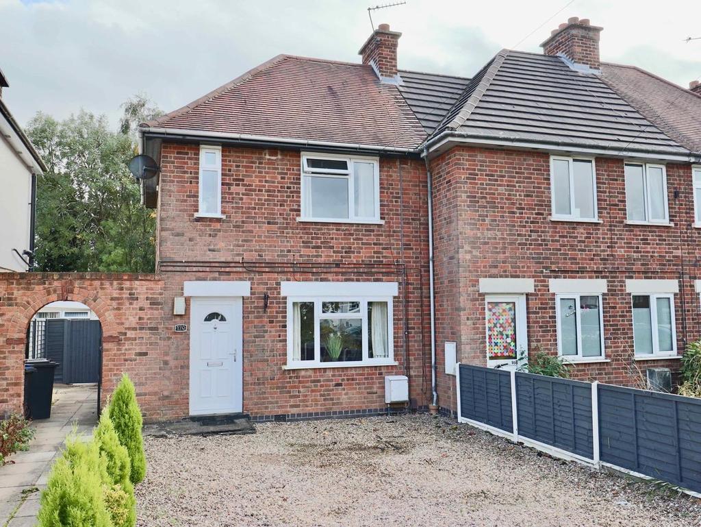 Strathmore Road Rotorua Strathmore Road, Hinckley 2 bed terraced house - £750 pcm (£173 pw)