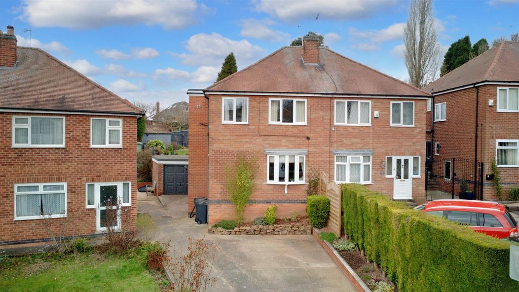 Surgeys Lane, Arnold 3 bed semidetached house £260,000