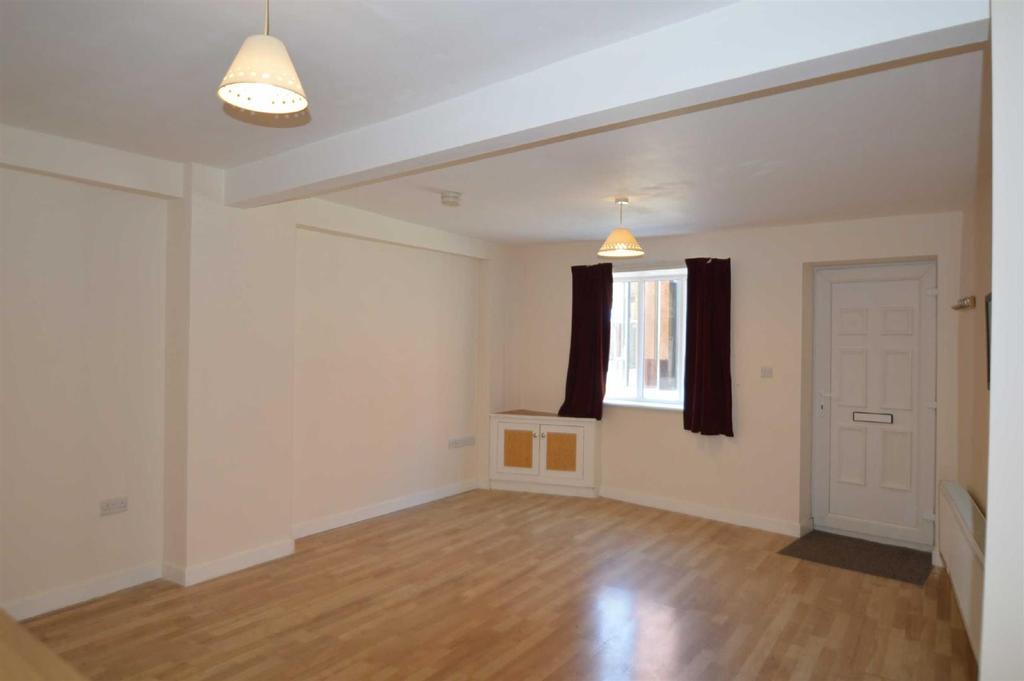 Cross Street, MACCLESFIELD 1 bed flat £595 pcm (£137 pw)