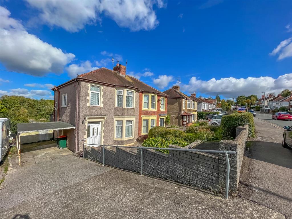 Glasllwch Crescent, Newport 3 bed semidetached house £230,000