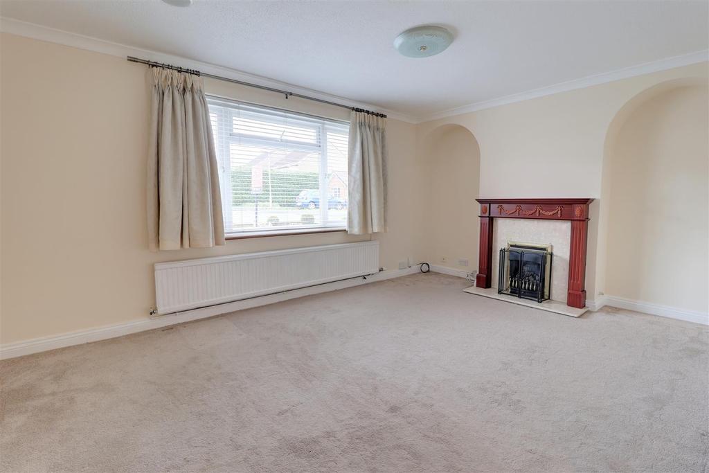 Burleigh Croft, Hucclecote, Gloucester 3 bed semidetached house £350,000