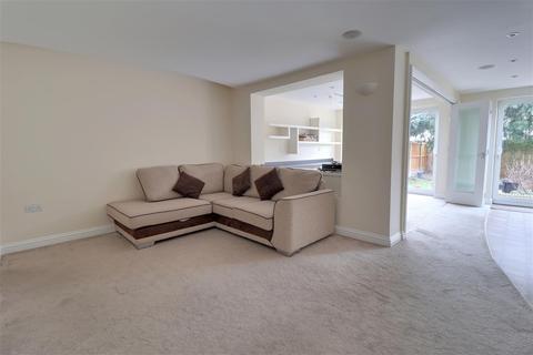 17 Burleigh Croft, Hucclecote, Gloucester, GL3 3DP