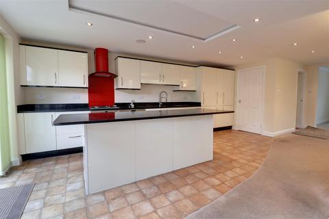 17 Burleigh Croft, Hucclecote, Gloucester, GL3 3DP