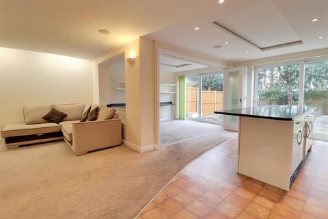 17 Burleigh Croft, Hucclecote, Gloucester, GL3 3DP