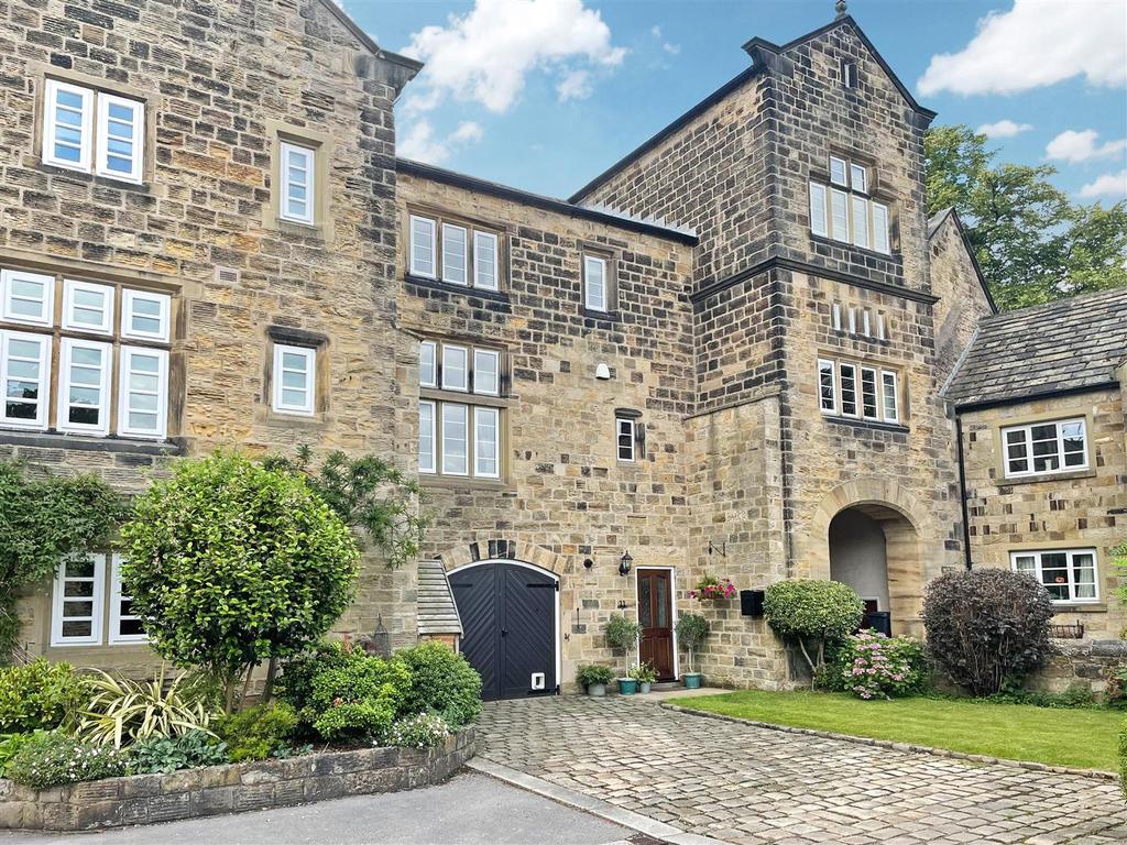 Hall Close, Worsbrough Village, Barnsley 4 bed semidetached house for