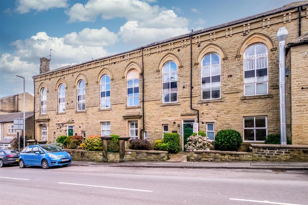 Stainland Road, Holywell Green 3 bed apartment £130,000