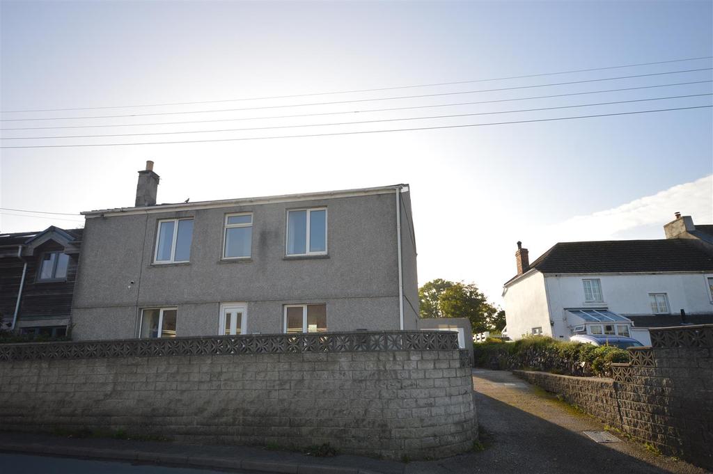 Guildford Road, Hayle 4 bed detached house £1,400 pcm (£323 pw)