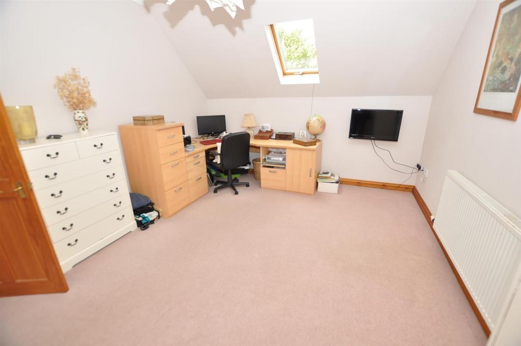 Dressing room/Home Office