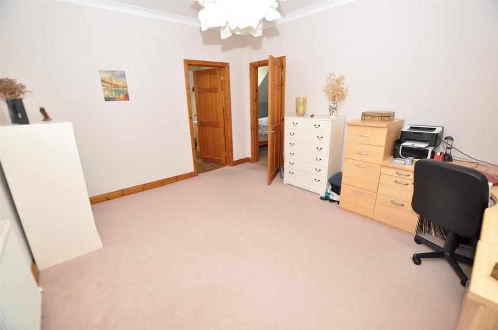 Dressing room/Home Office