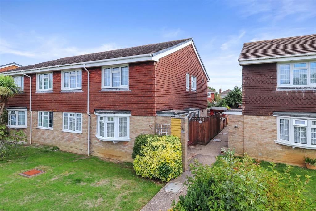Anglesey Avenue, Hailsham 2 bed £215,000