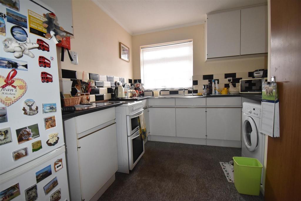 Scotchbrook Road, Marston Moretaine, Bedford 2 bed semidetached