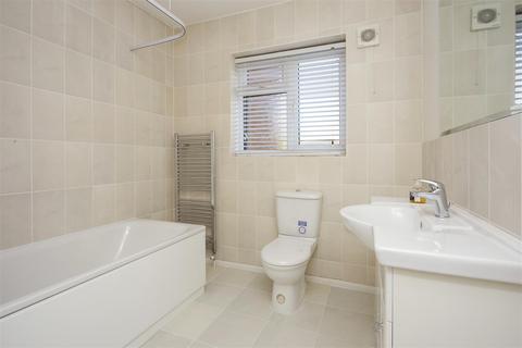 10 Broom Hall, Oxshott, Leatherhead, KT22 0JZ