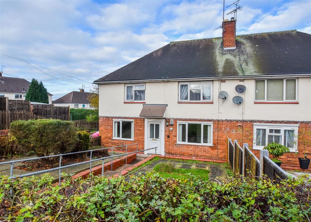 17 Lamb Crescent, Wombourne 1 bed apartment £550 pcm (£127 pw)