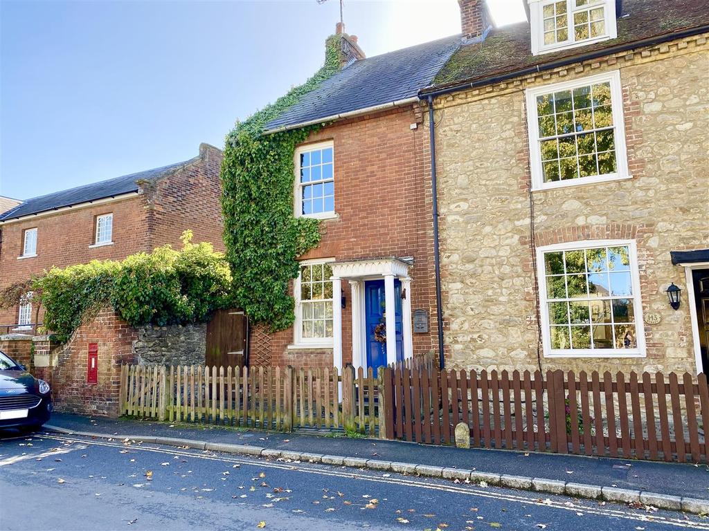Mill Street, East Malling, ME19 6BX 3 bed house for sale £450,000