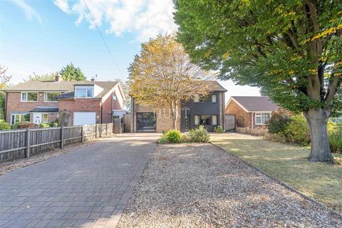 4 bedroom detached house for sale - Welby Gardens, Grantham