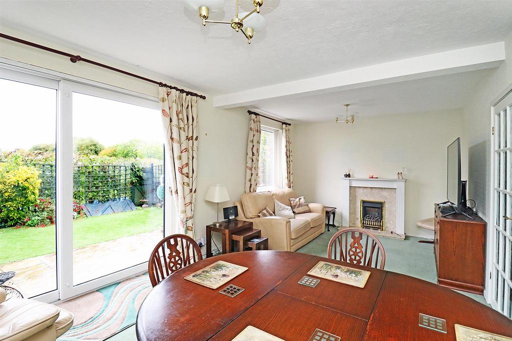 Fairlie Drive, Timperley 3 bed terraced house £350,000