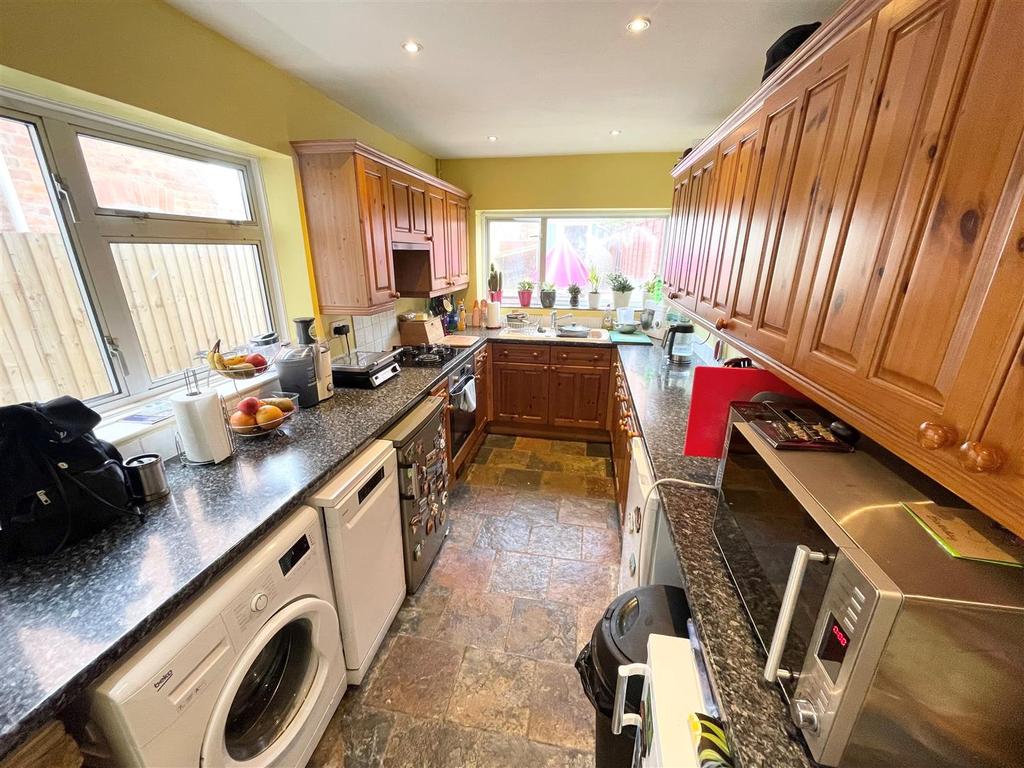 Bristol Road, Gloucester 4 bed terraced house £209,950