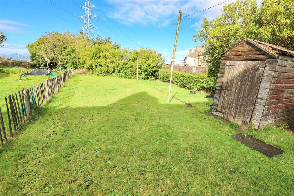 Brown Crescent, Thornton, Kirkcaldy 2 bed flat £59,995
