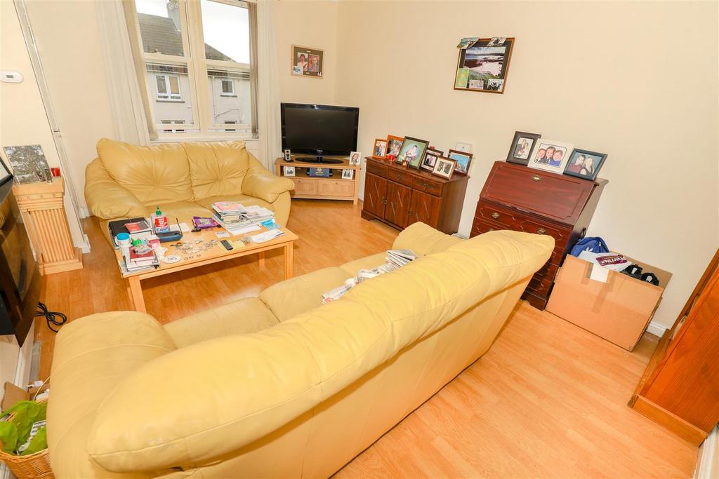 Brown Crescent, Thornton, Kirkcaldy 2 bed flat £59,995