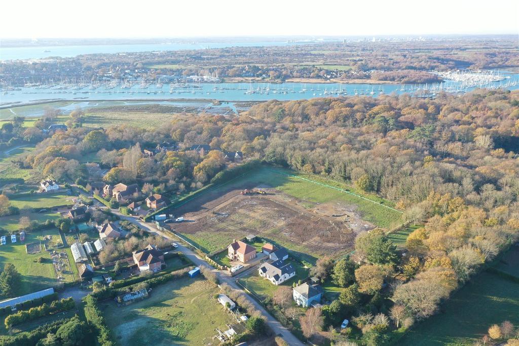 Brook Avenue, Warsash, Southampton 5 bed property with land £750,000