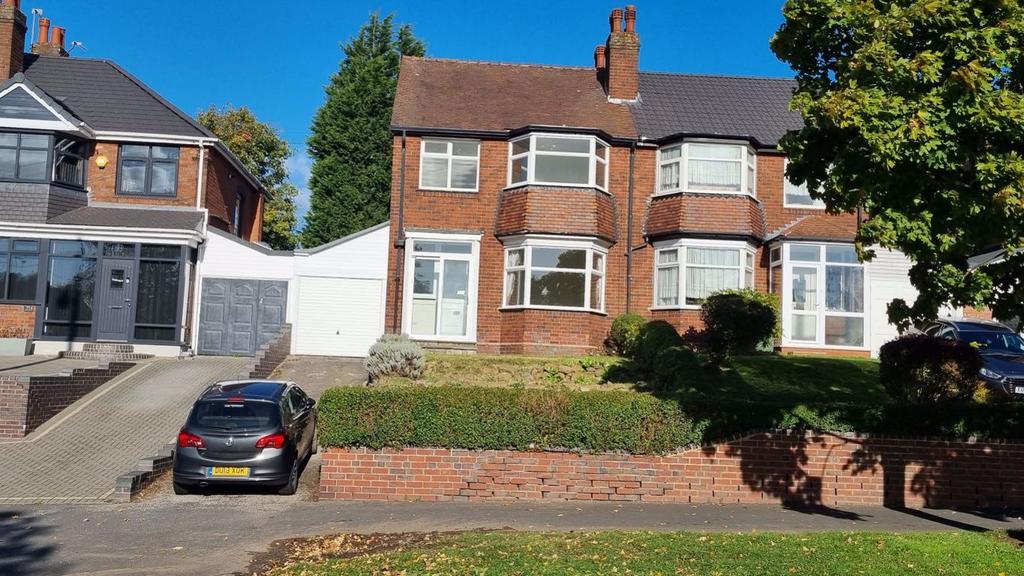 Wolverhampton Road, Oldbury 3 bed semidetached house £975 pcm (£225 pw)