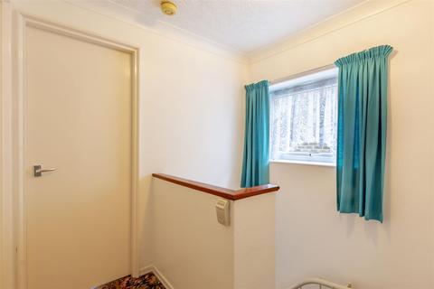 71 Appledore Avenue, Nottingham, NG8 2RL