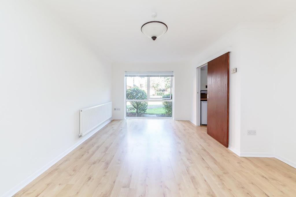Laleham Road, Shepperton Studio £875 pcm (£202 pw)