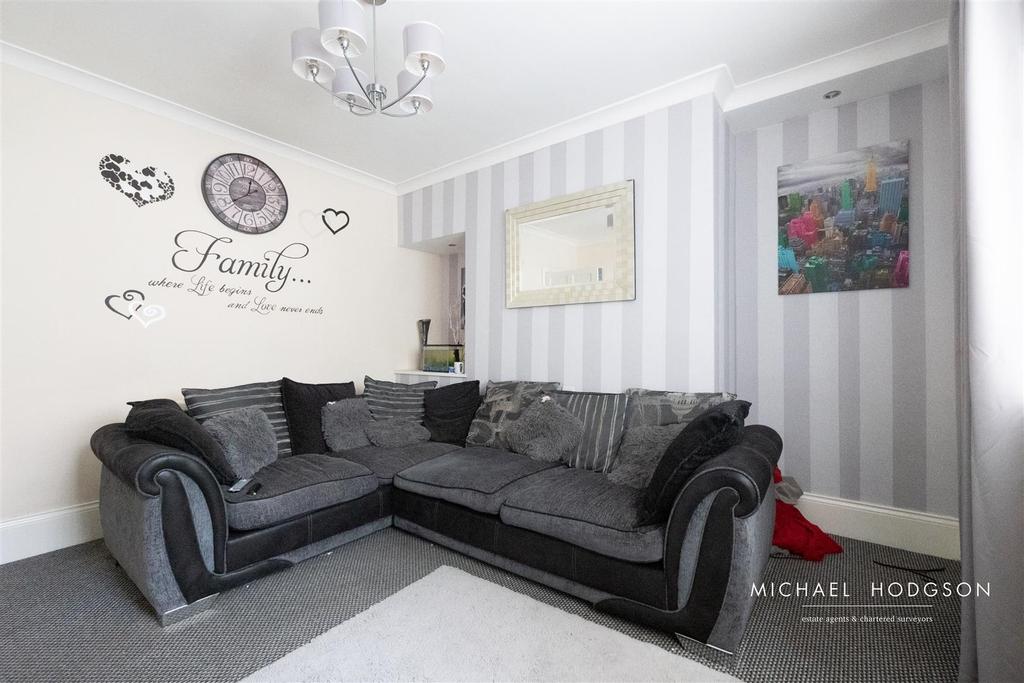 Polmuir Road, Plains Farm, Sunderland 3 bed terraced house £625 pcm