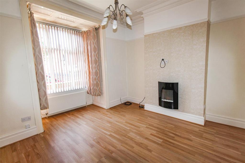Thompson Road, Sunderland 2 bed house £600 pcm (£138 pw)