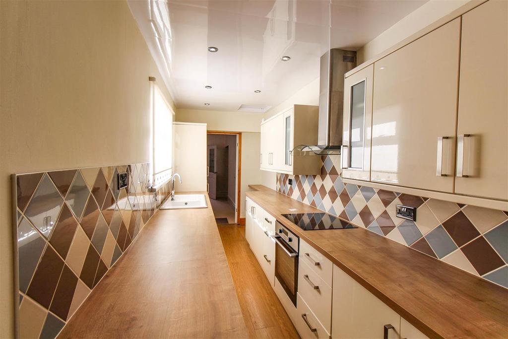 Thompson Road, Sunderland 2 bed house £600 pcm (£138 pw)