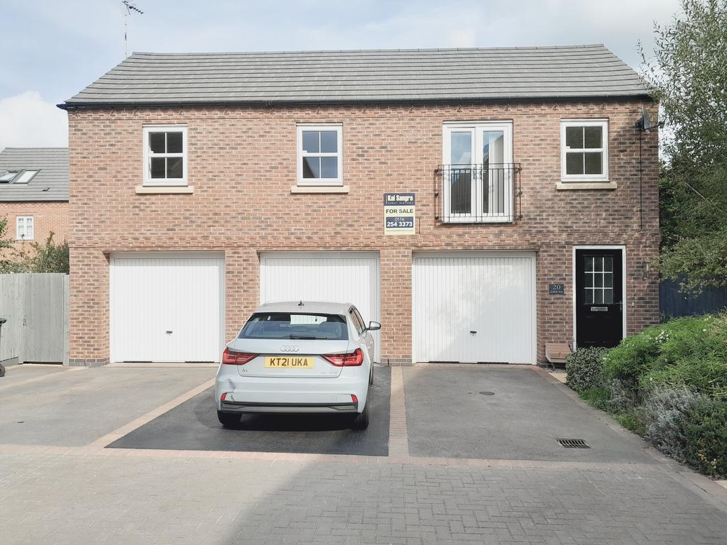 Abbott Way, Whetstone Leicester, LE8 2 bed detached house £900 pcm (£
