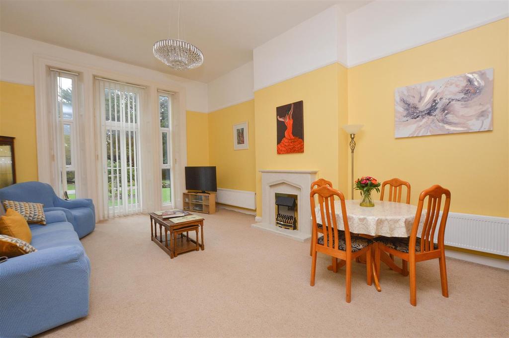 Blackwater Road, Eastbourne 2 bed flat £265,000