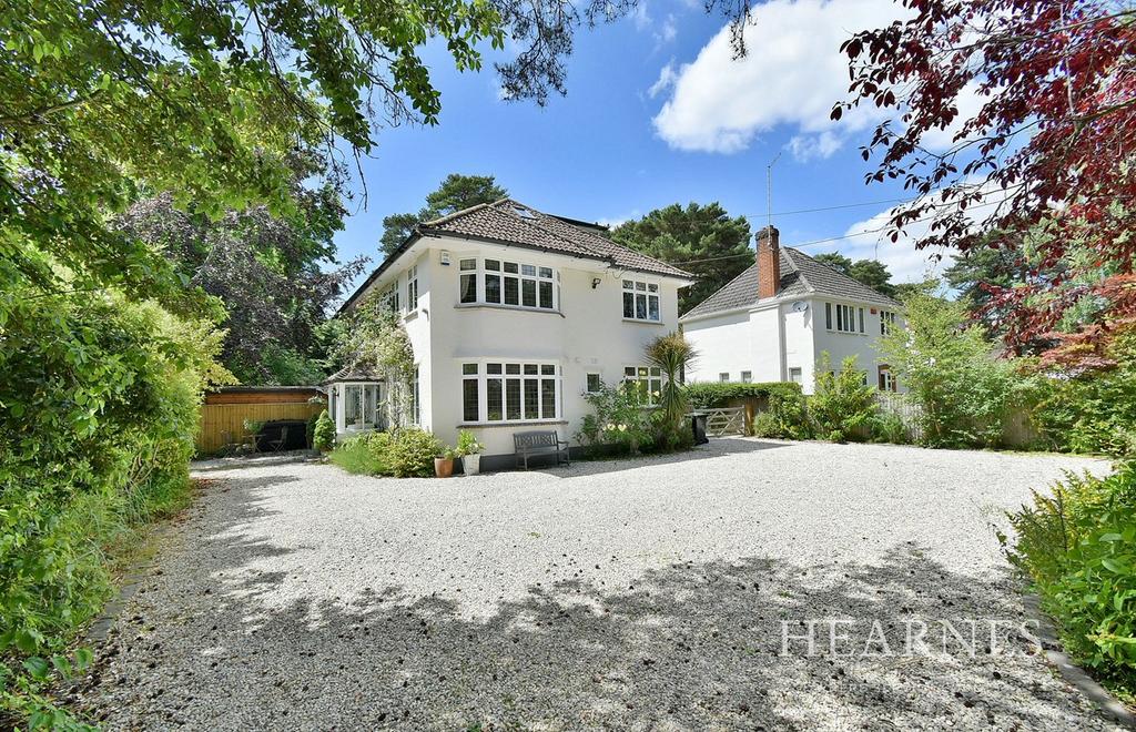 Queens Road, Ferndown, BH22 4 bed detached house £1,125,000