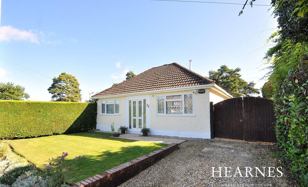 Ameysford Road, Ferndown, BH22 2 bed detached bungalow for sale £380,000