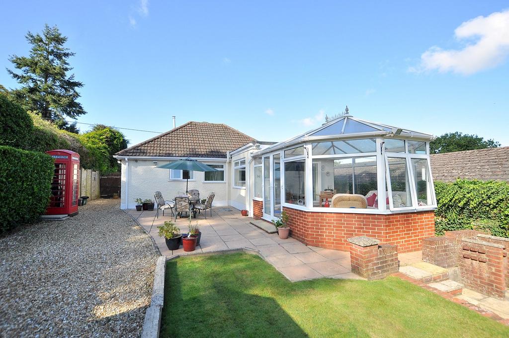 Ameysford Road, Ferndown, BH22 2 bed detached bungalow £360,000