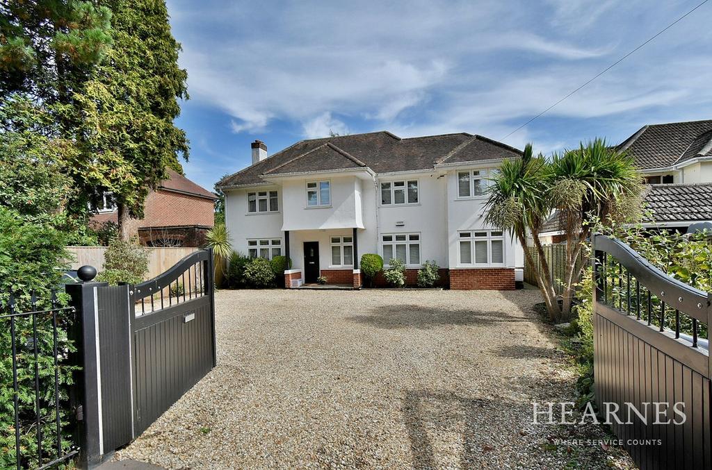 New Road, West Parley, Ferndown, BH22 5 bed detached house for sale £