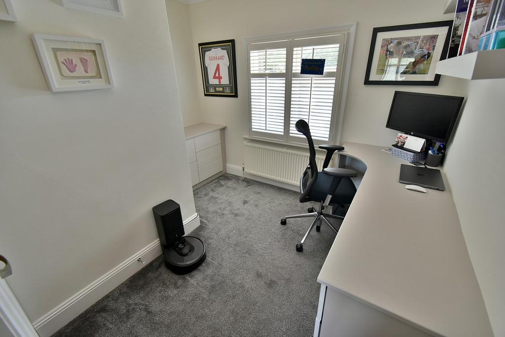 Bedroom/study