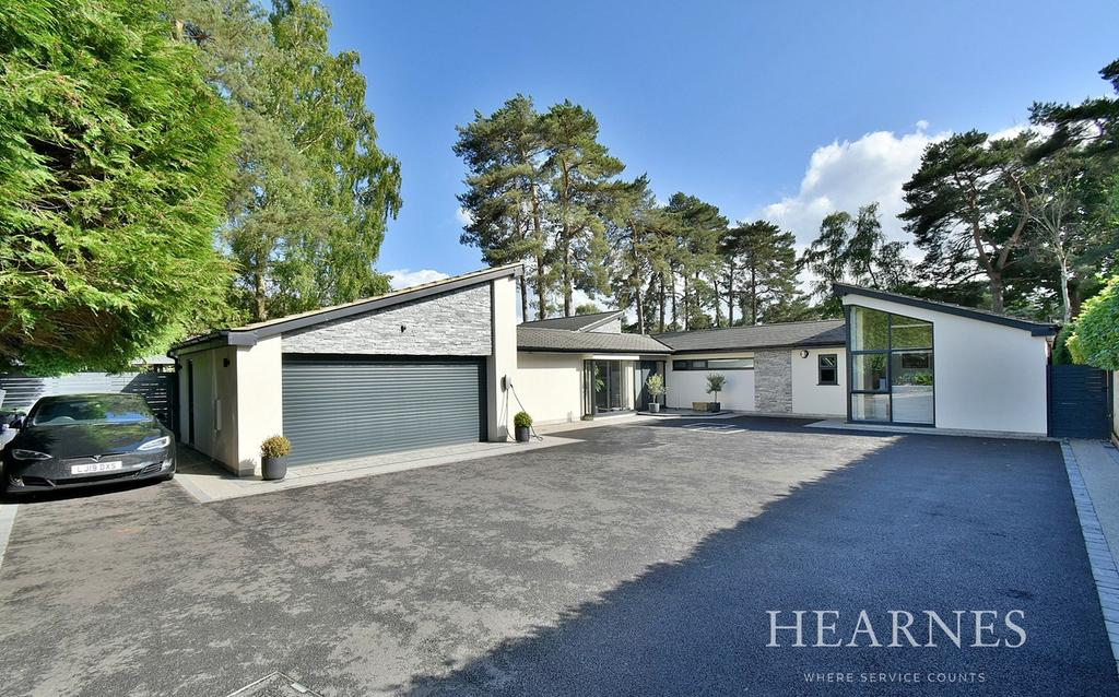 Carroll Avenue, Ferndown, BH22 5 bed detached bungalow £1,300,000